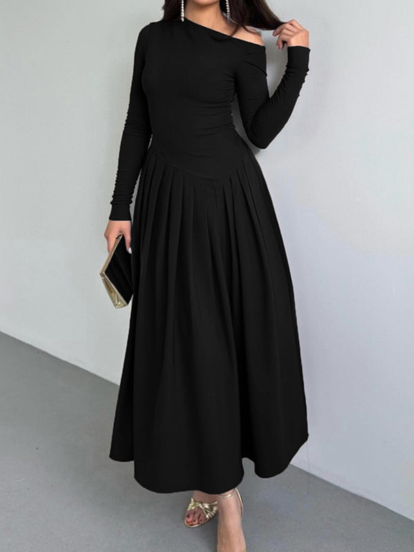 Robe longue moulante asymétrique plissée coupe trapèze, à empiècements, asymétrique à une épaule, couleur unie