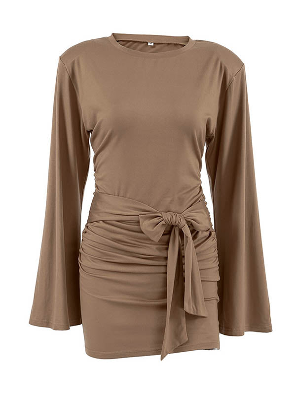 Robe courte moulante plissée coupe trapèze, à taille nouée, à fermeture éclair, à col rond, couleur unie