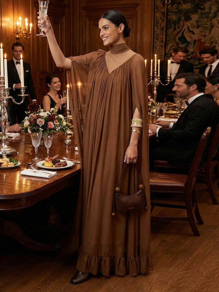 Robe longue superposée plissée volantée transparente style cape, à coupe irrégulière, à empiècements, à col haut, couleur unie