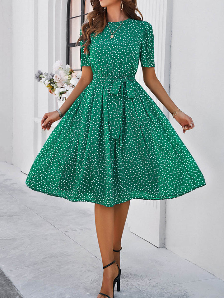 Robe mi-longue coupe trapèze, à taille élastique, à pois, à empiècements, à taille nouée, à col rond, couleur contrastée
