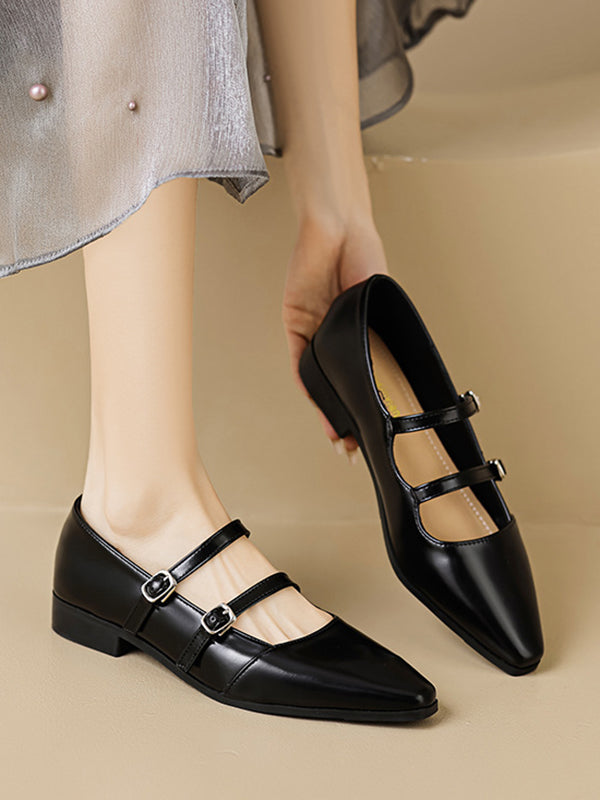 Chaussures plates à empiècements et bout pointu avec boucle de ceinture Mary Janes