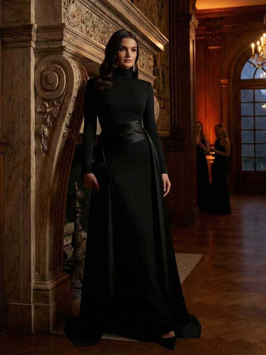 Robe longue moulante asymétrique à taille élastique, à empiècements, à col haut, couleur unie