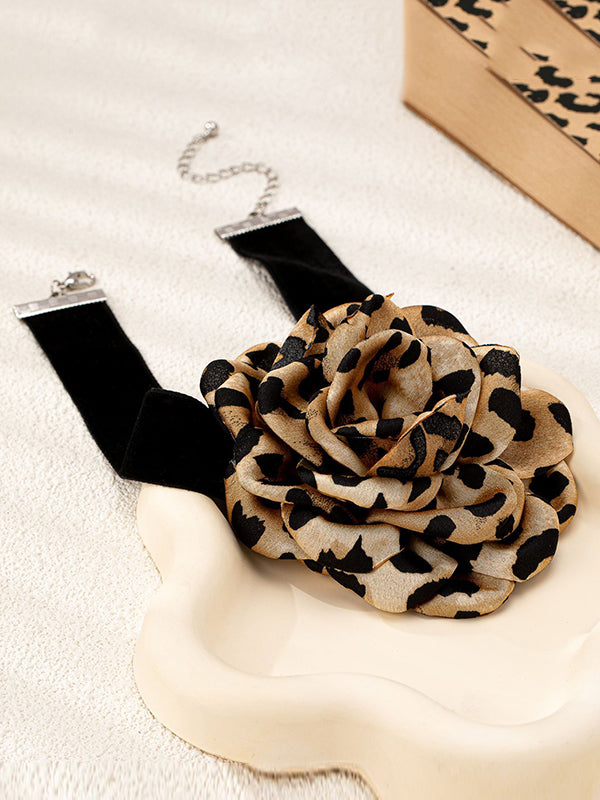 Collier en forme de fleur, à imprimé léopard