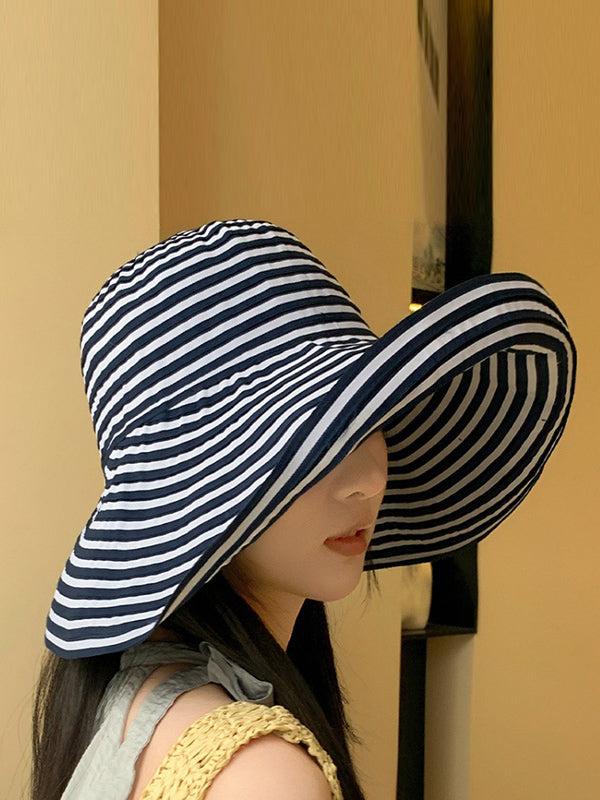 Chapeau de soleil rayé à empiècements