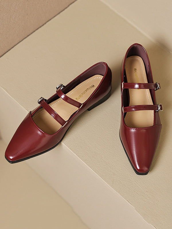 Chaussures plates à empiècements et bout pointu avec boucle de ceinture Mary Janes
