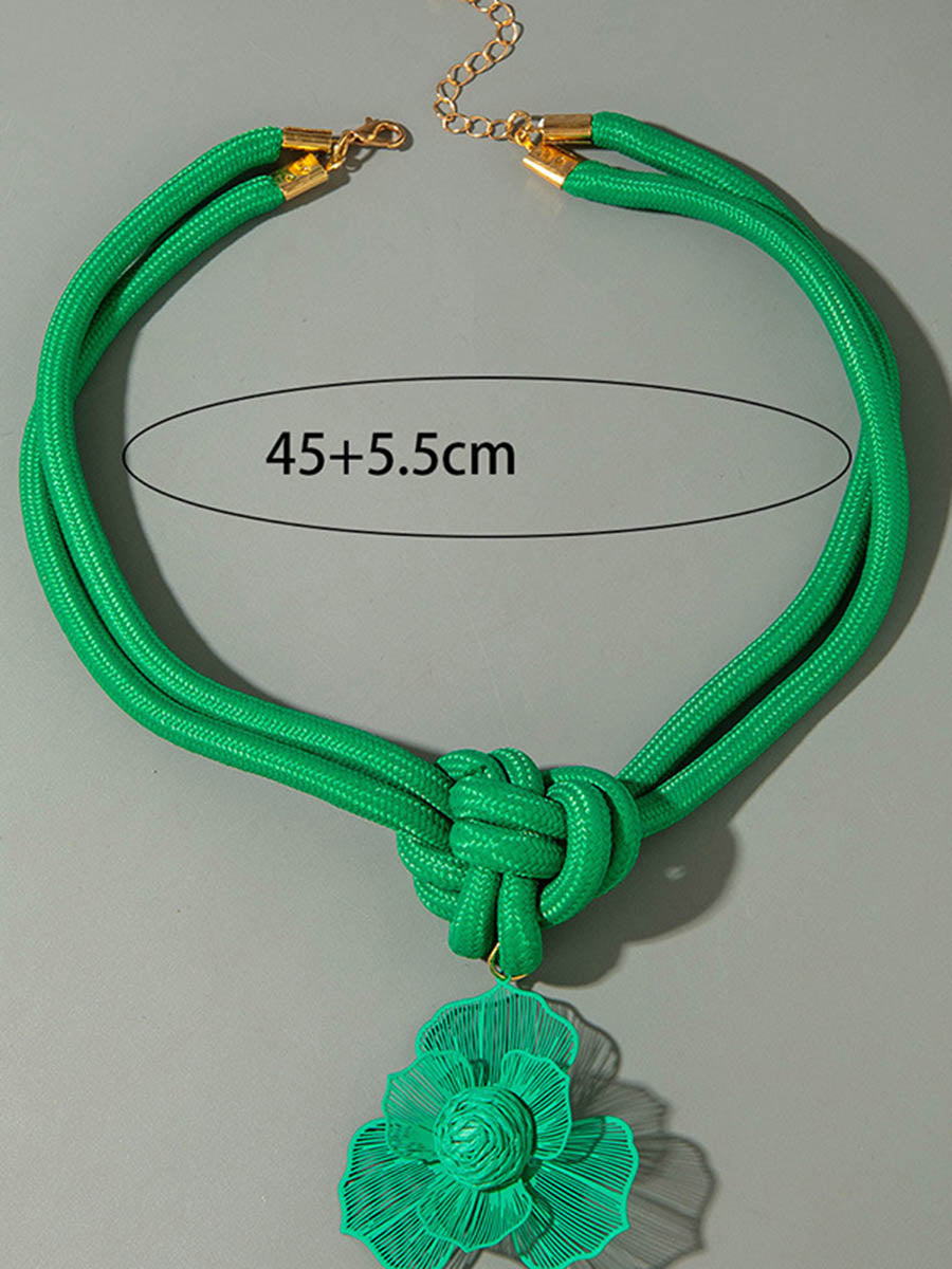 Collier géométrique en forme de fleur
