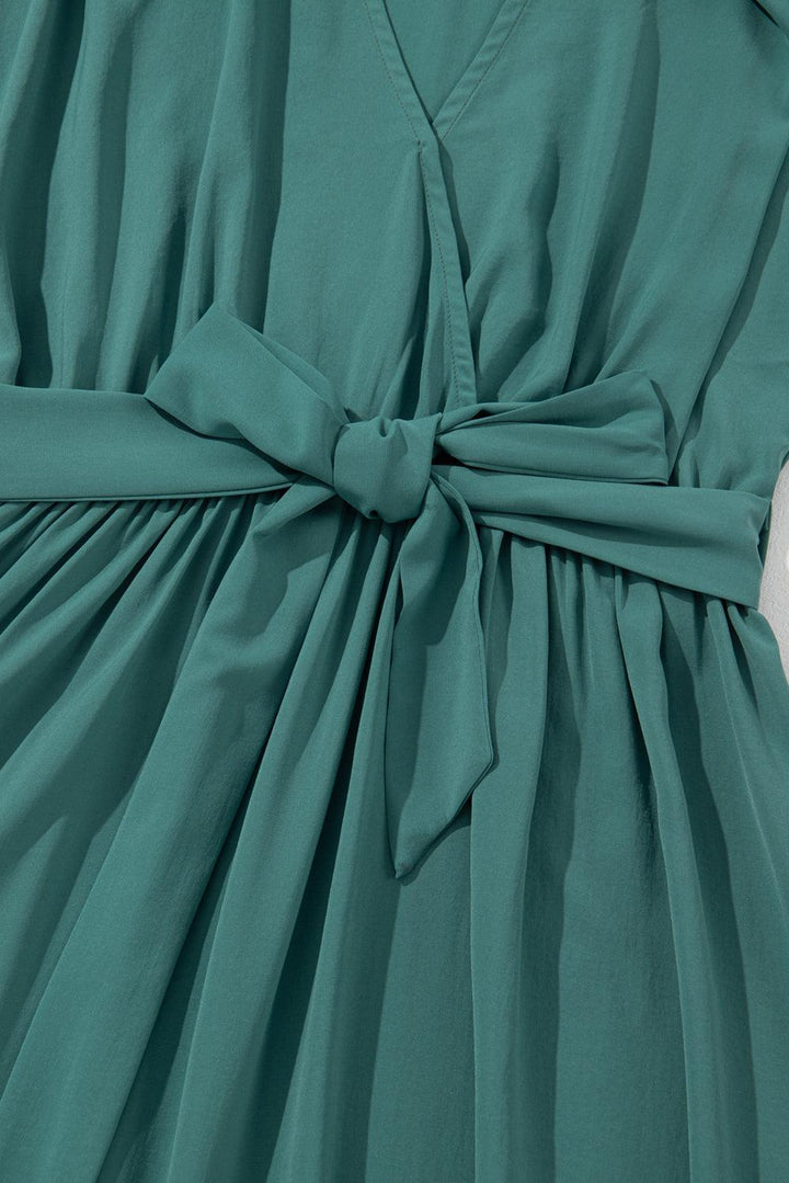 Robe maxi pour dames avec ceinture et décolleté en V