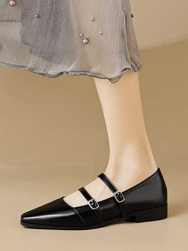 Chaussures plates à empiècements et bout pointu avec boucle de ceinture Mary Janes