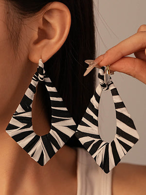 Boucles d'oreilles pendantes géométriques couleur contrastée