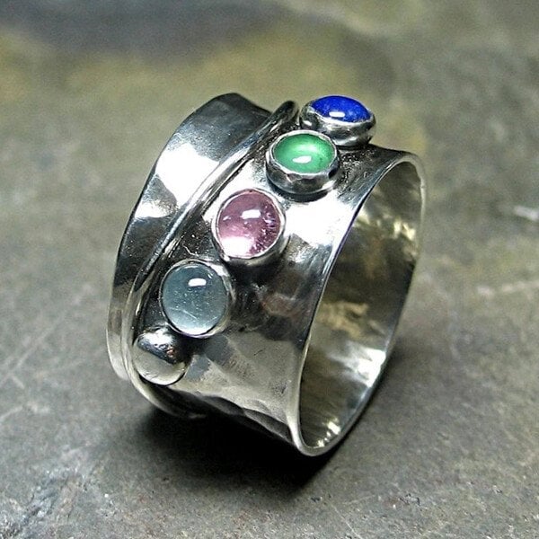 Bague de pierre de naissance