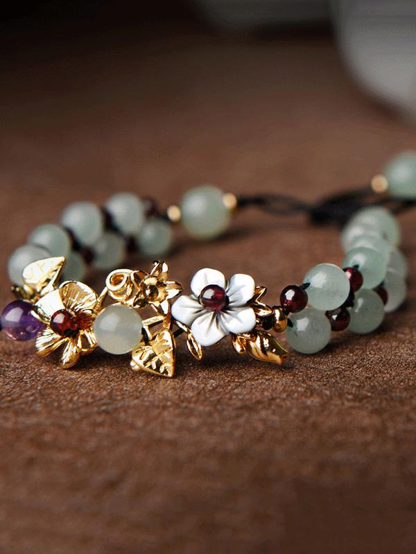 Bracelet grenat au crochet frais