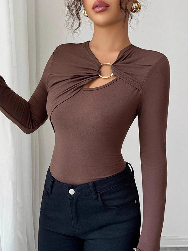 T-shirt à manches longues, coupe près du corps, à empiècements, à col asymétrique, couleur unie