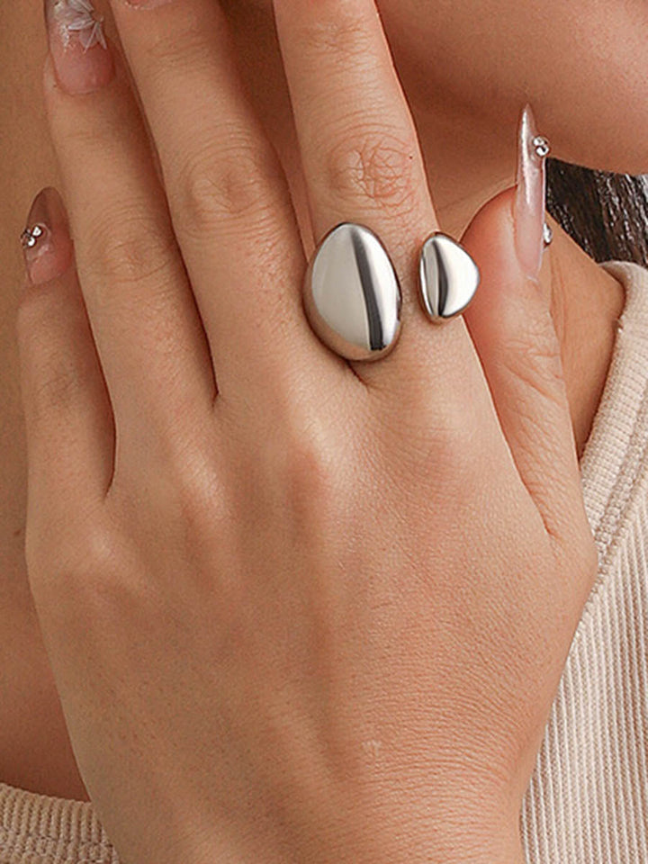 Bague géométrique brillante