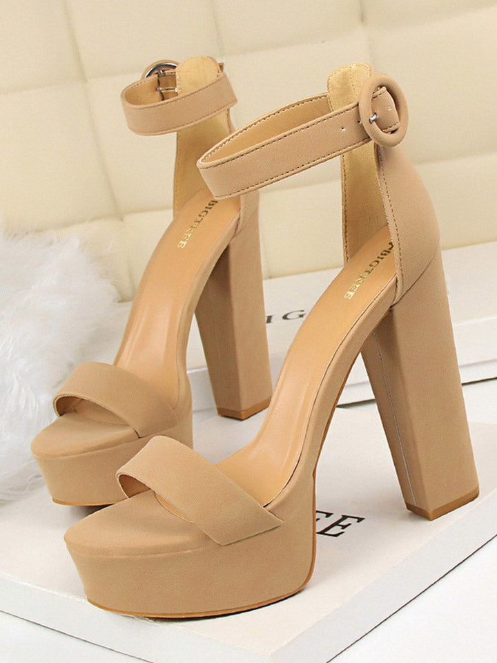 Sandales à talons à boucle, à bout ouvert, à empiècements