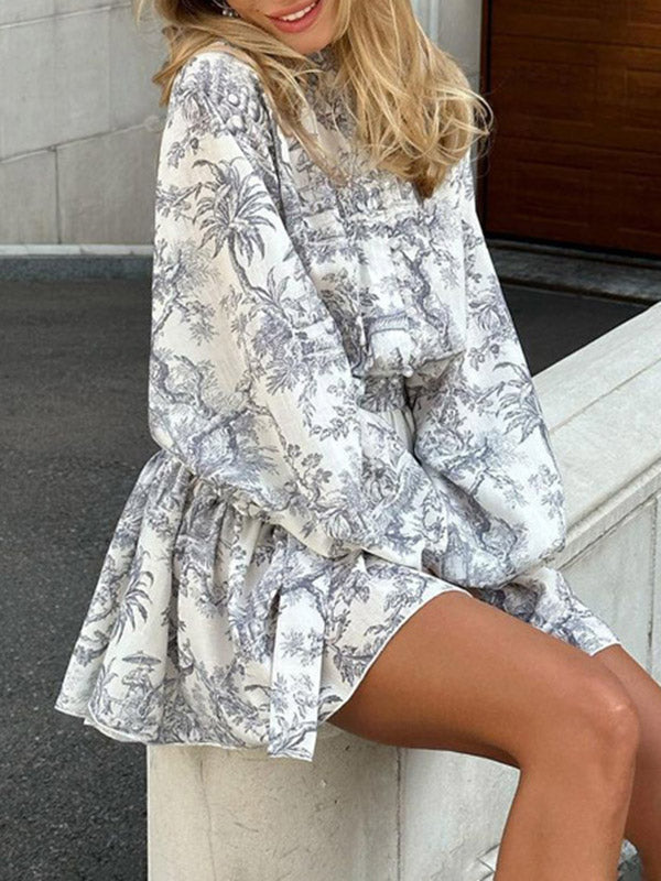Robe courte ample plissée imprimée à manches bouffantes, à empiècements, à taille nouée, à col montant