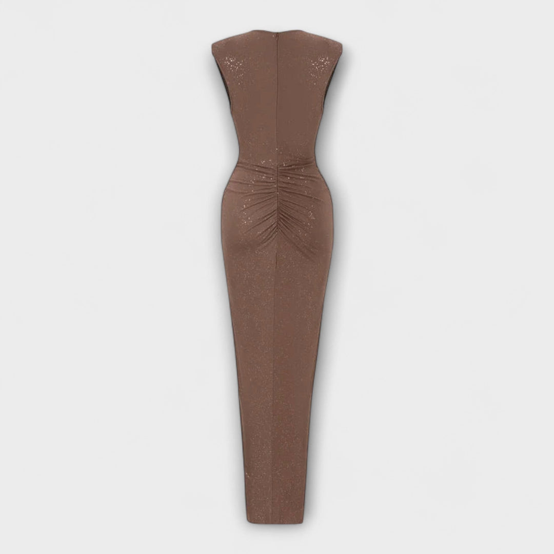 "Thea - Robe maxi avec décolleté en V profond" pourrait être réécrit comme "Thea - Élégante robe maxi avec un décolleté en V séduisant".
