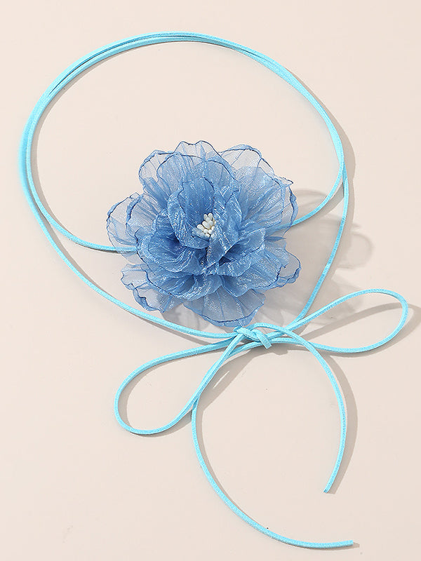 Collier délicat en forme de fleur, en gaze