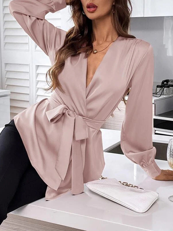 Chemisier ample plissé à manches bouffantes, à empiècements, à taille nouée, à col en V, couleur unie