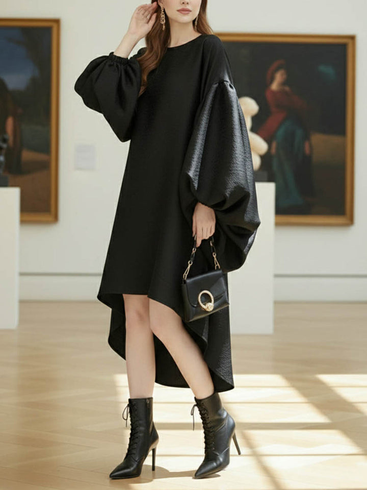 Robe mi-longue plissée à manches chauve-souris, à ourlet plongeant, à empiècements, à col rond, couleur unie