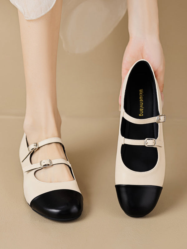 Chaussures plates à empiècements et bout rond avec boucle de ceinture Mary Janes