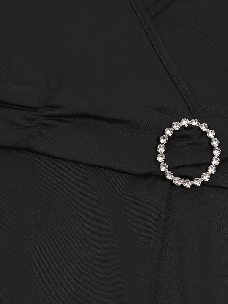 Elisa | Robe midi à encolure en V avec ourlet asymétrique