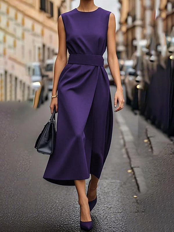 Robe mi-longue ample plissée taille haute, à col rond, couleur unie