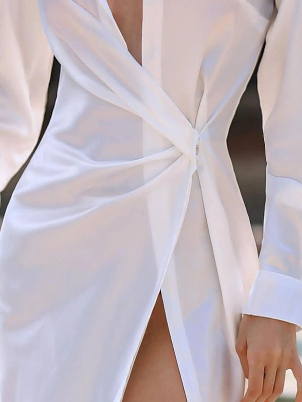 Robe chemise boutonnée plissée fendue devant à manches longues, à boucle, à col revers, couleur unie