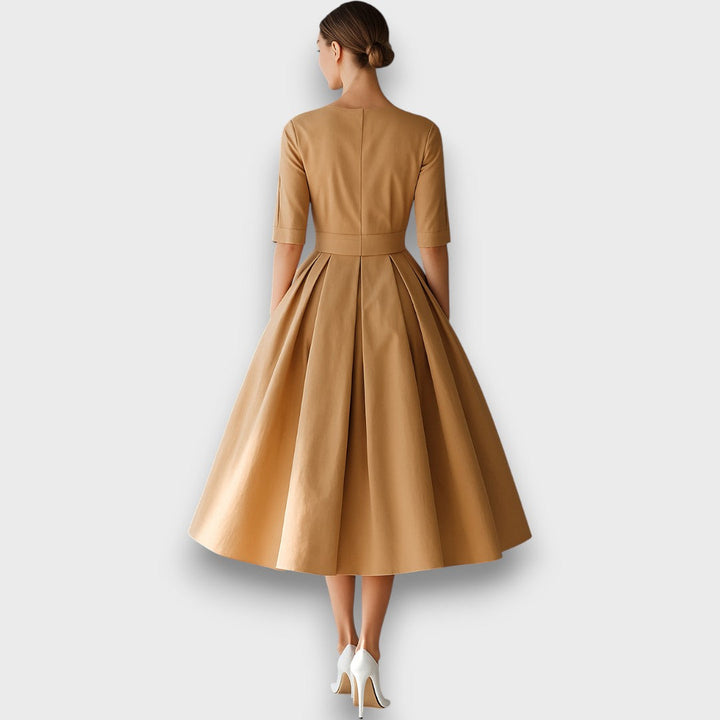Amarisse – Robe midi en coton structuré