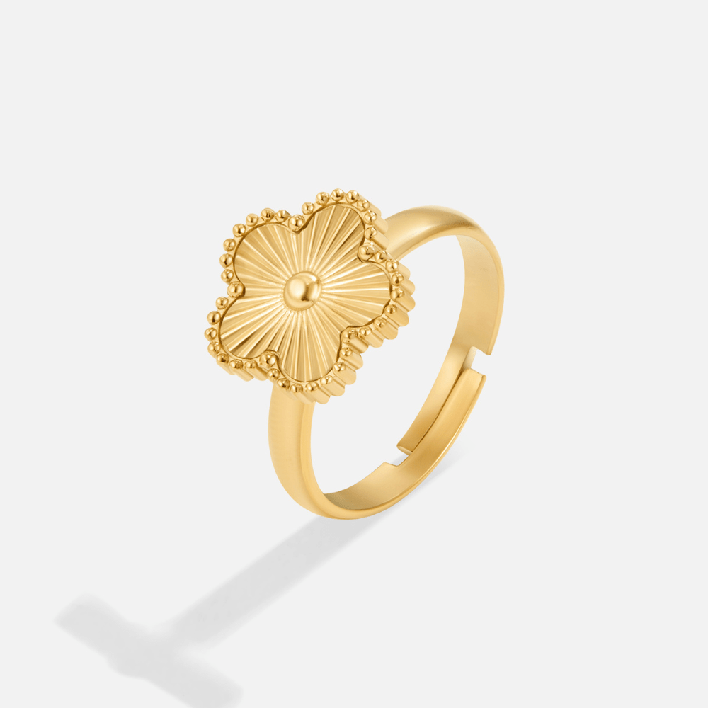 Bague à trèfle doré