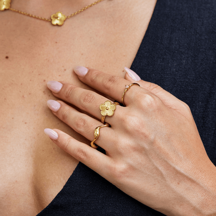 Bague à trèfle doré