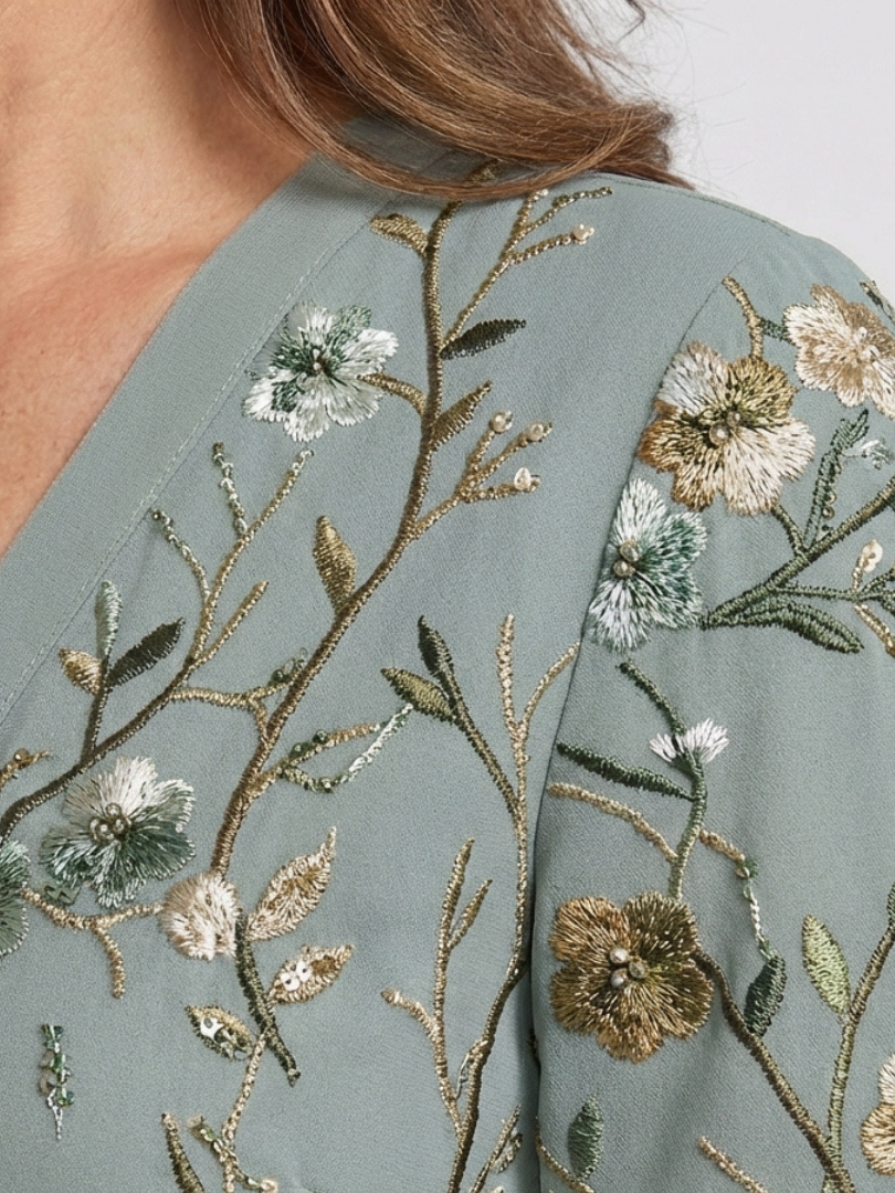 Evadne | Robe Maxi à Encolure en V Florale à Manches Courtes