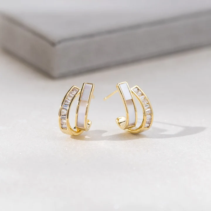 Boucles d'oreilles en émail et zirconium élégantes