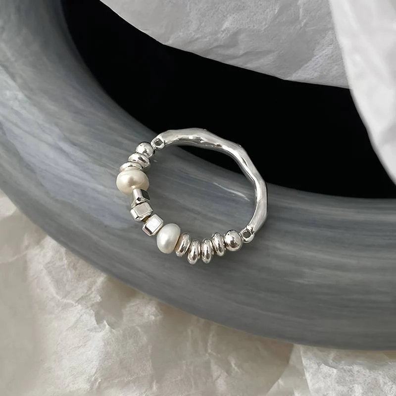 Bague en perles baroques en argent vintage