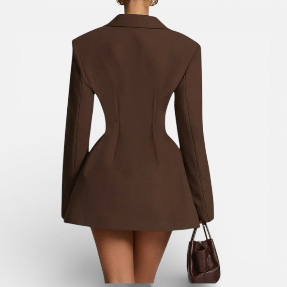 Blazer ajusté pour femmes en style robe avec revers