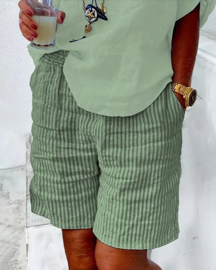 Short rayé taille moyenne pour femmes | Idéal pour les journées d'été