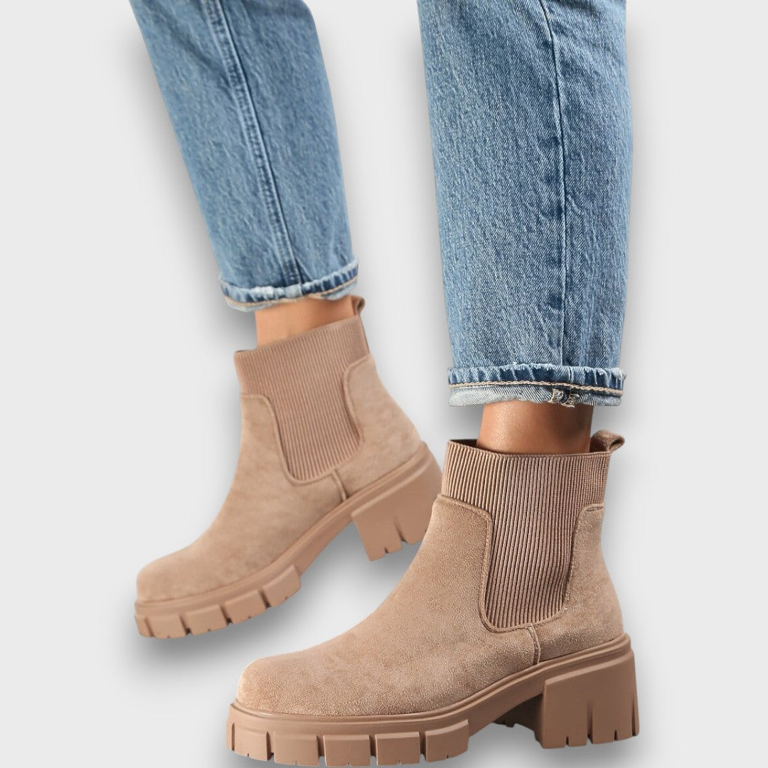 Clara | Bottines Chelsea à côtes pour femmes modernes et élégantes