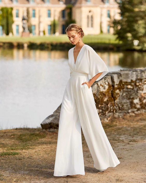 Iolanthe | Combinaison Femme à Jambe Large et Décolleté en V