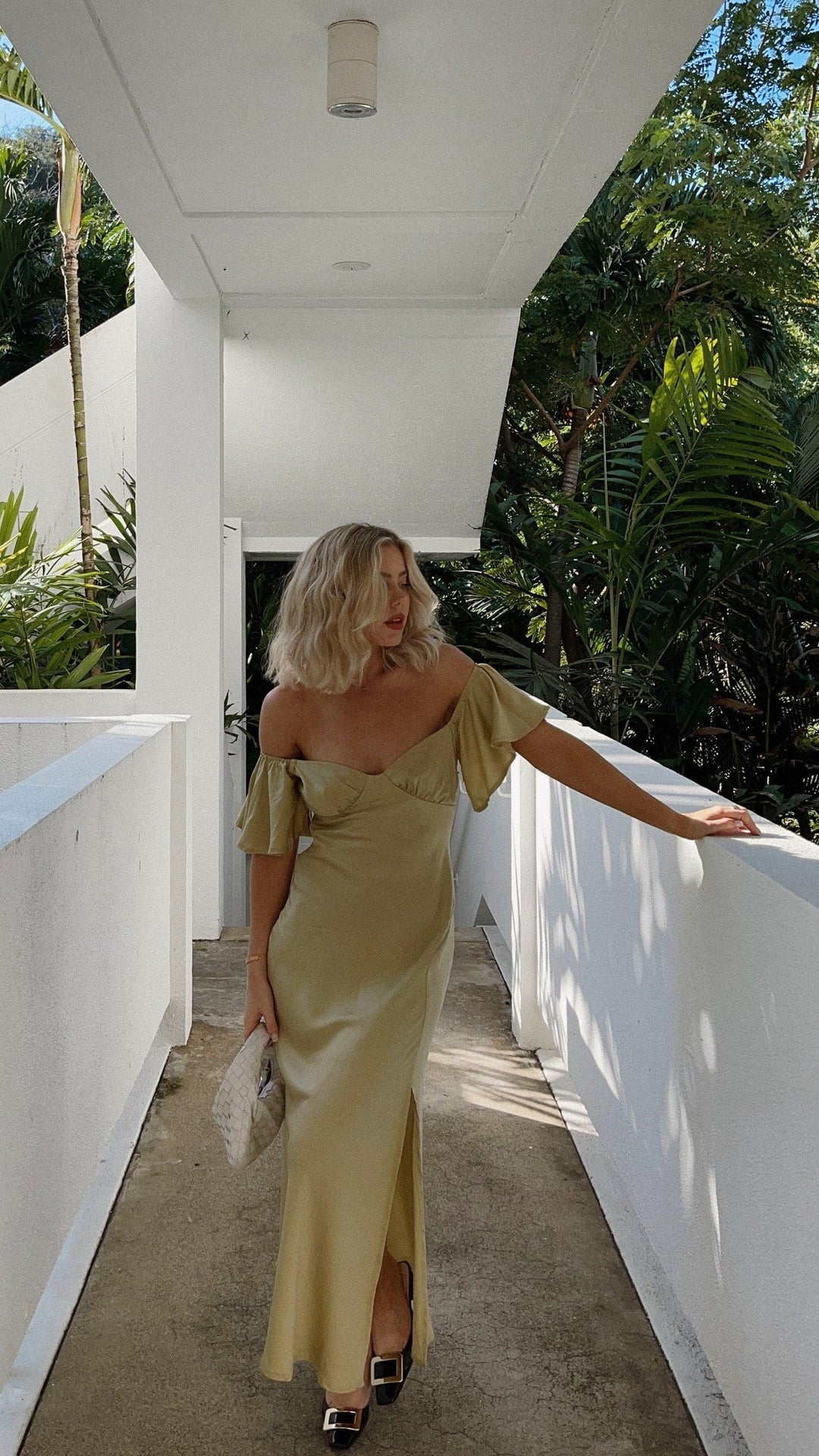 Nalani - Robe maxi sans épaules avec manches papillon