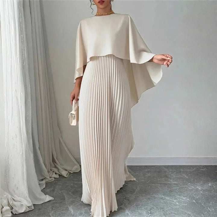Lilou | Robe maxi plissée avec cape pour les fêtes