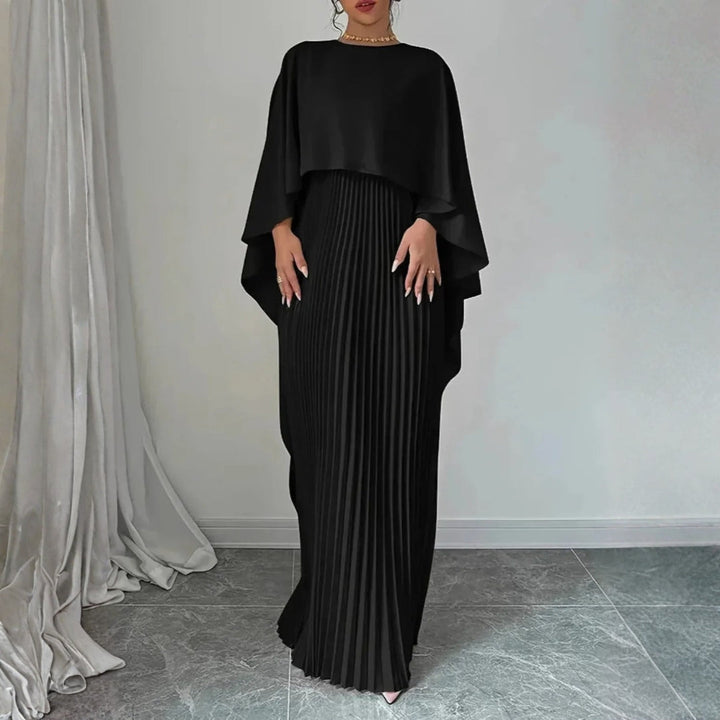 Lilou | Robe maxi plissée avec cape pour les fêtes