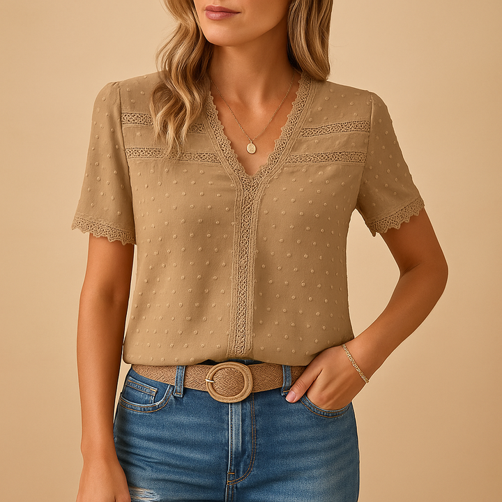 Lisette | Blouse en dentelle délicate avec décolleté en V