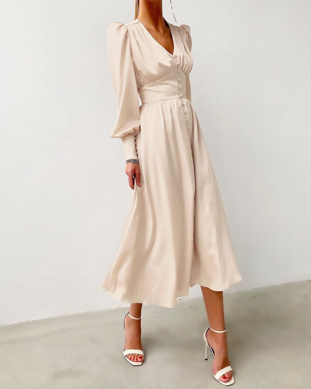 Marlina | Robe Midi à Manches Longues et Décolleté en V pour Femmes