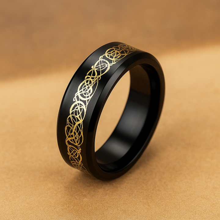 Kiran – Bague noire avec ornement