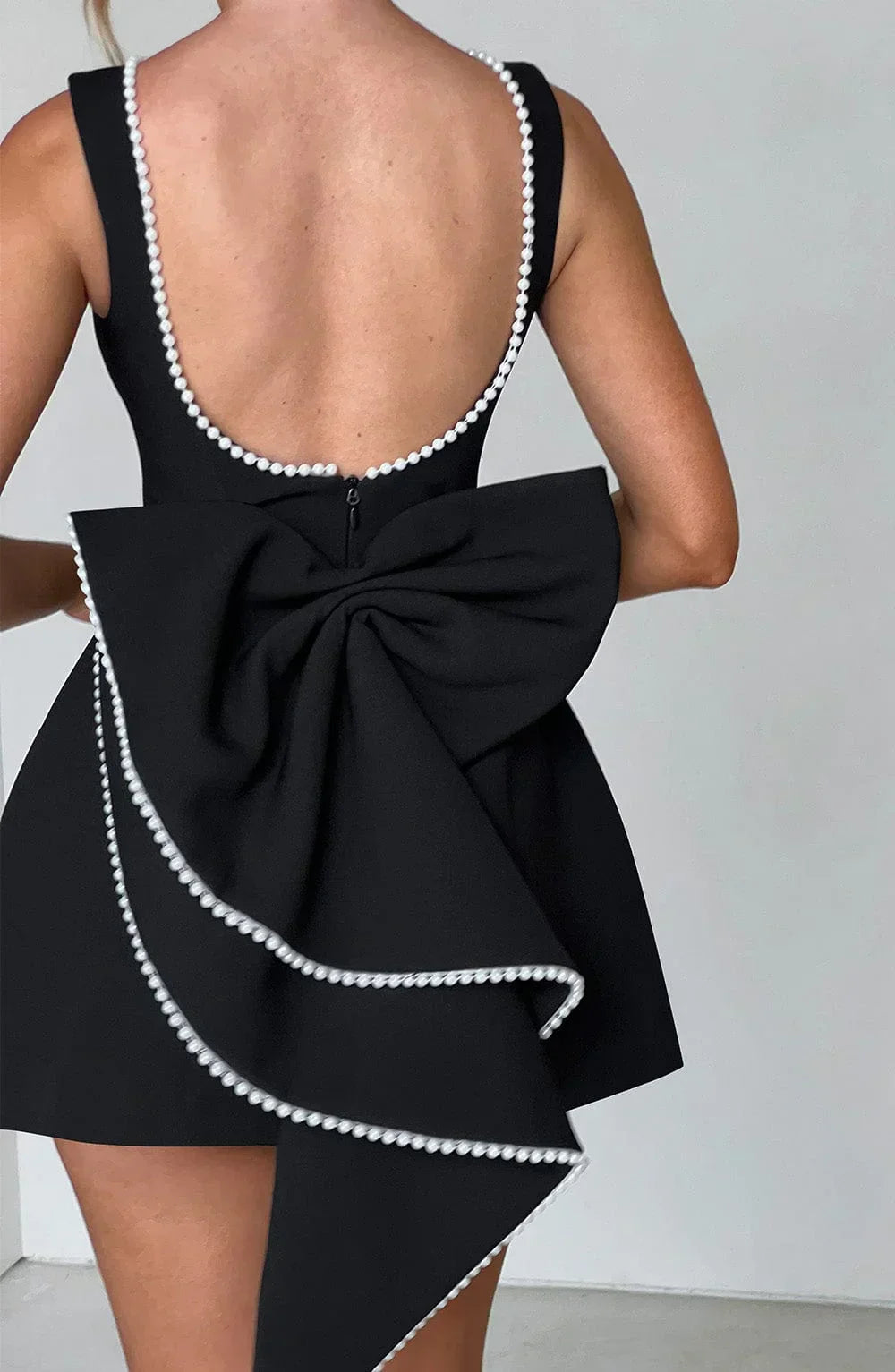 Sabrina | Robe Mini A-Ligne Sans Manches Rose pour Femmes avec Application de Perles – Mini Perles 2026