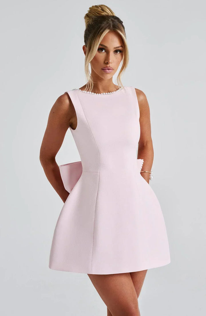 Sabrina | Robe Mini A-Ligne Sans Manches Rose pour Femmes avec Application de Perles – Mini Perles 2026