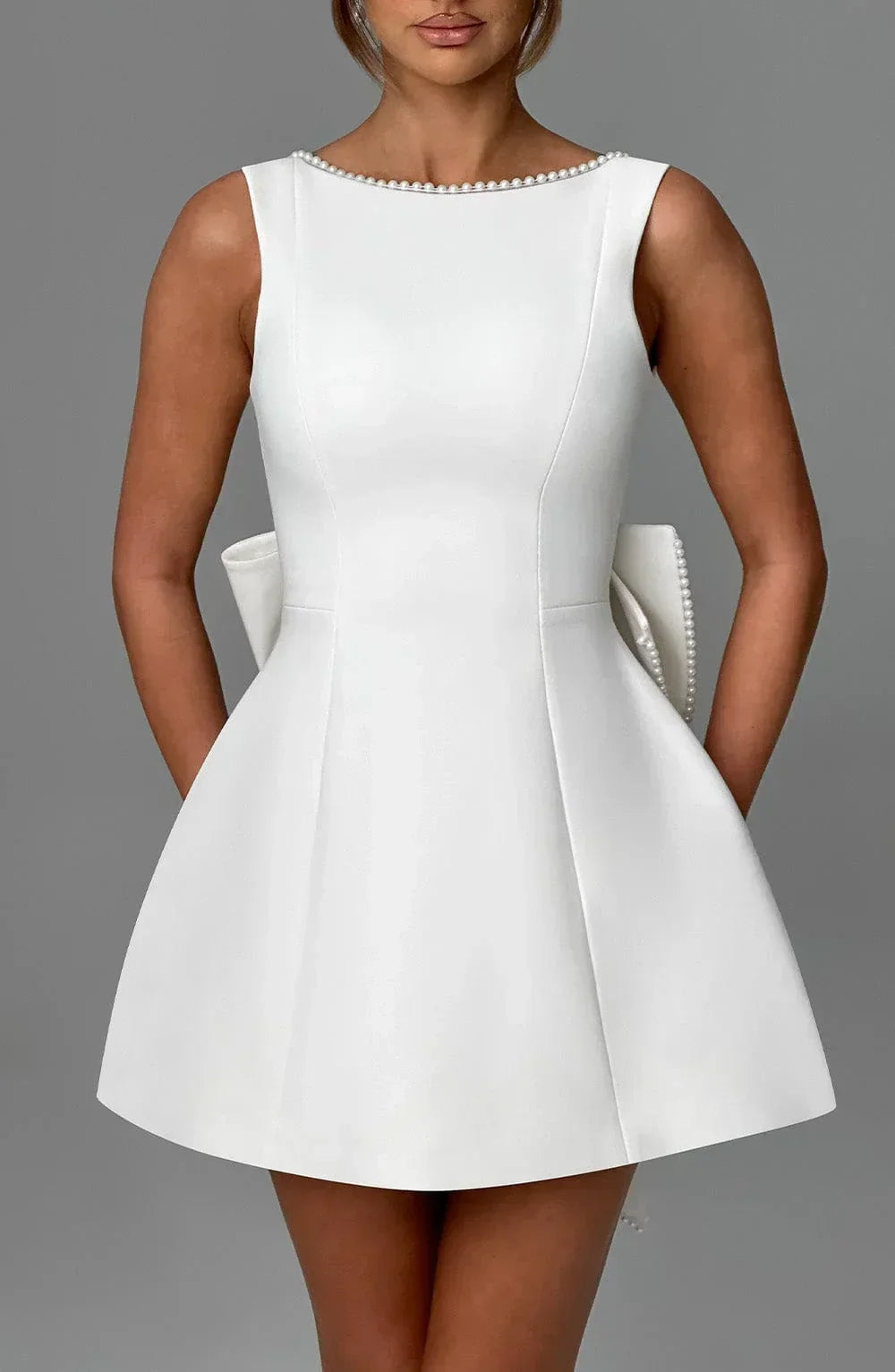 Sabrina | Robe Mini A-Ligne Sans Manches Rose pour Femmes avec Application de Perles – Mini Perles 2026