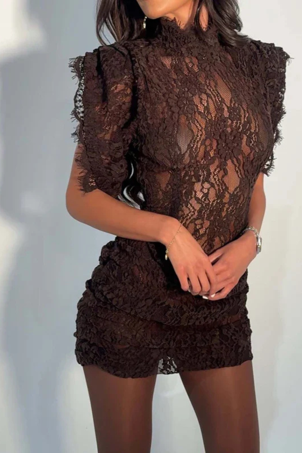 Rosalind | Robe Mini Bodycon à Col Montant en Dentelle pour Femmes