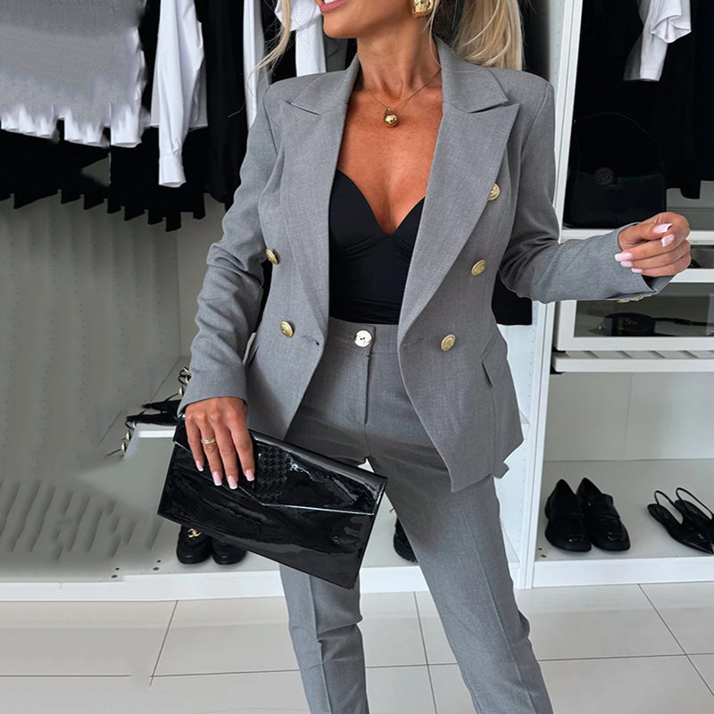 Melanie | Costume femme avec double boutonnage et pantalon slim