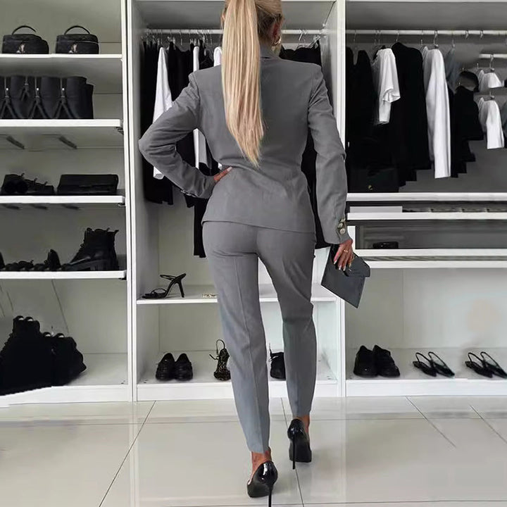 Melanie | Costume femme avec double boutonnage et pantalon slim