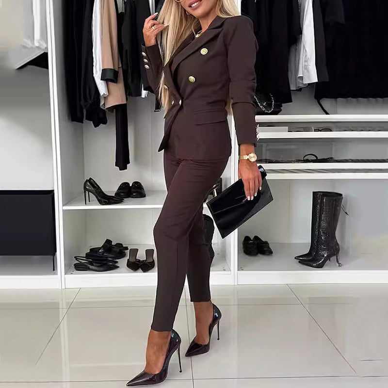 Melanie | Costume femme avec double boutonnage et pantalon slim